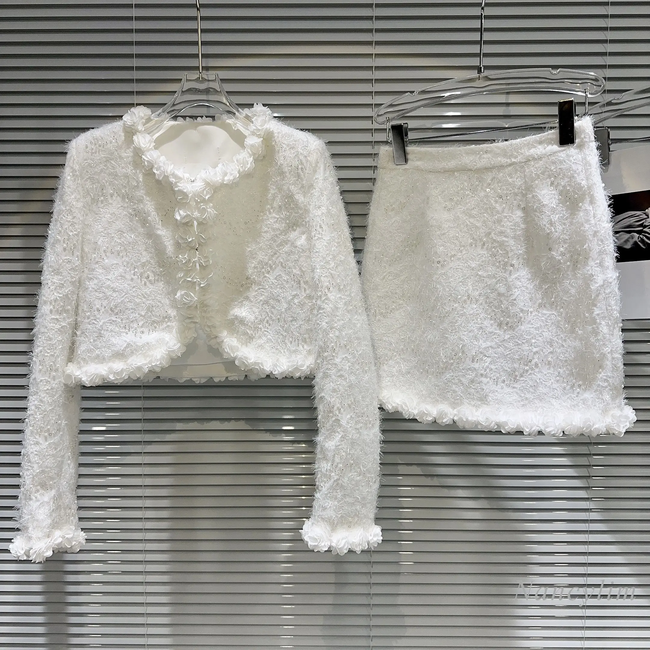 

2023 Autumn Women's Tweed Woolen Sets 2 Piece Chic Set New Three-Dimensional Flower Edge Bright Silk Coat + Skirt Lady Outfits