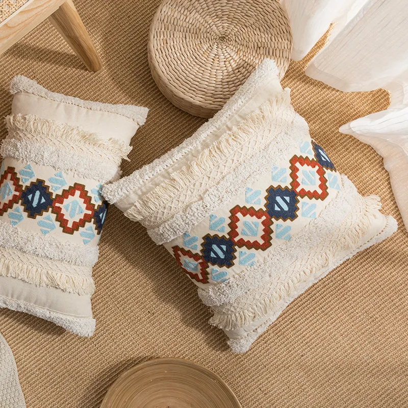 Декоративный чехол для подушки с кисточками стеганая вышитая наволочка дивана
