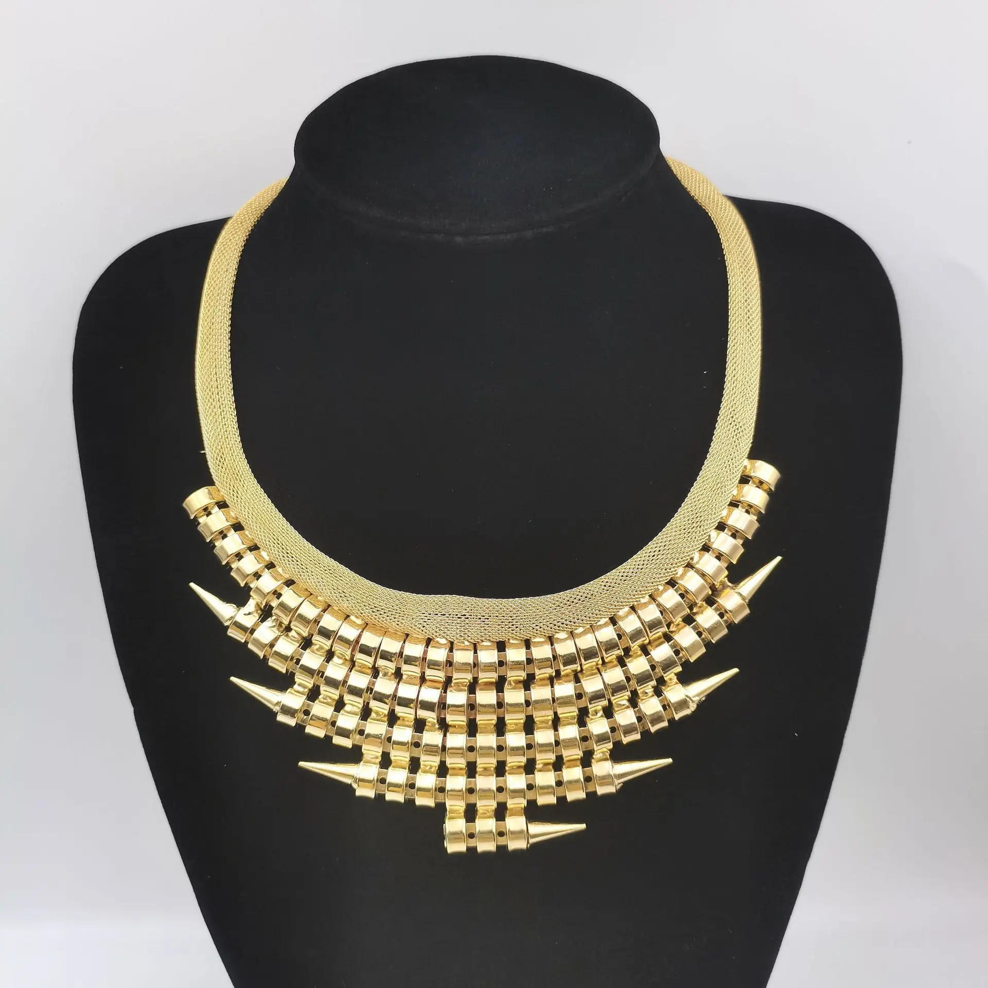 

Metal Necklace for Women ZLN20001