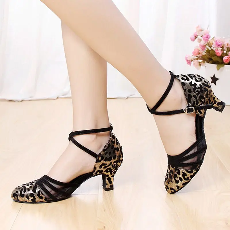 Leopard print Dance Shoes for Woman Girls Ladies Latin Ballroom Modern Salsa Practise Dancing Shoes Closed Toe Square Dance Shoe