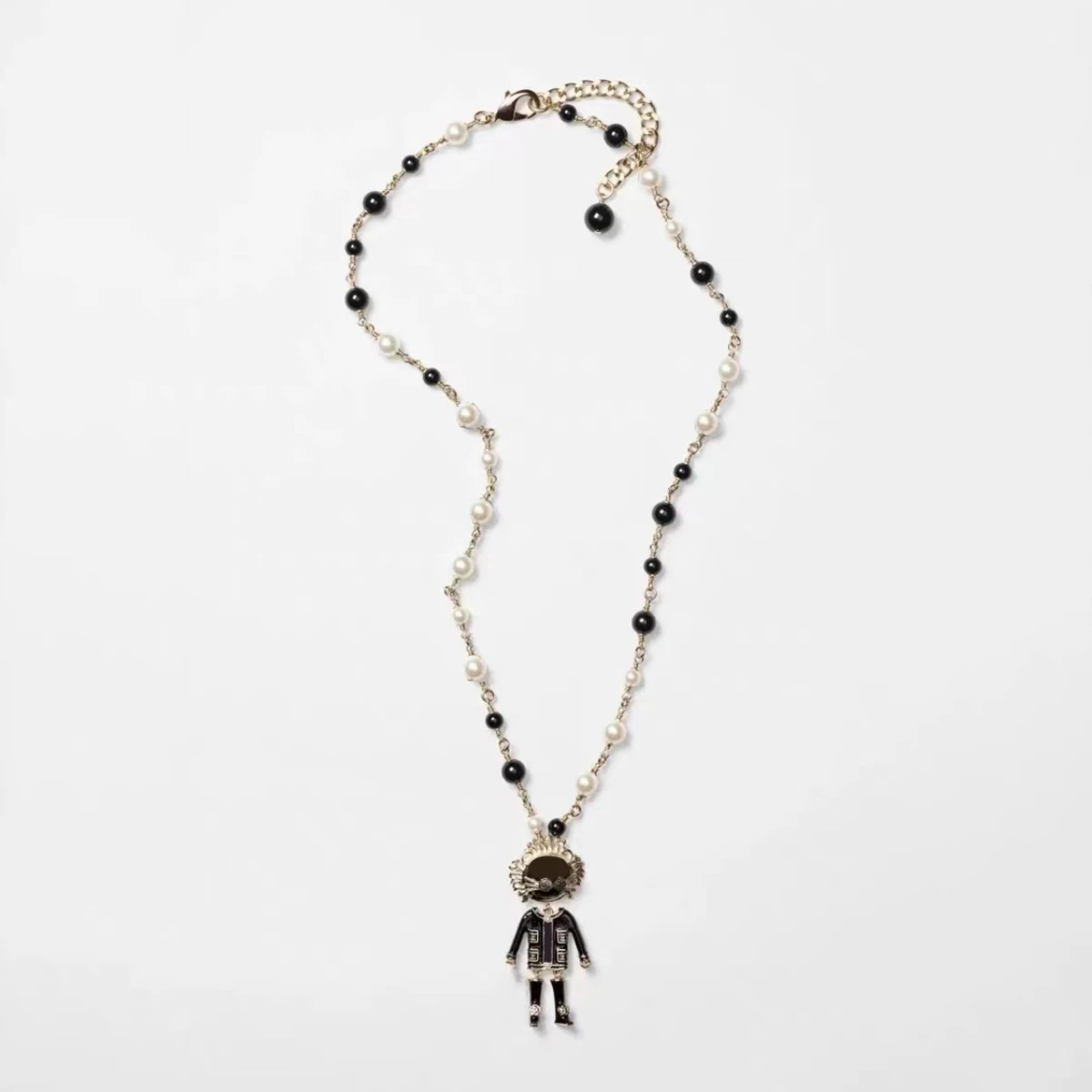 

Бесплатная доставка, цепочка для свитера NIGO с белым и черным жемчугом в виде льва, медные позолоченные аксессуары, ювелирные изделия # nigo82395