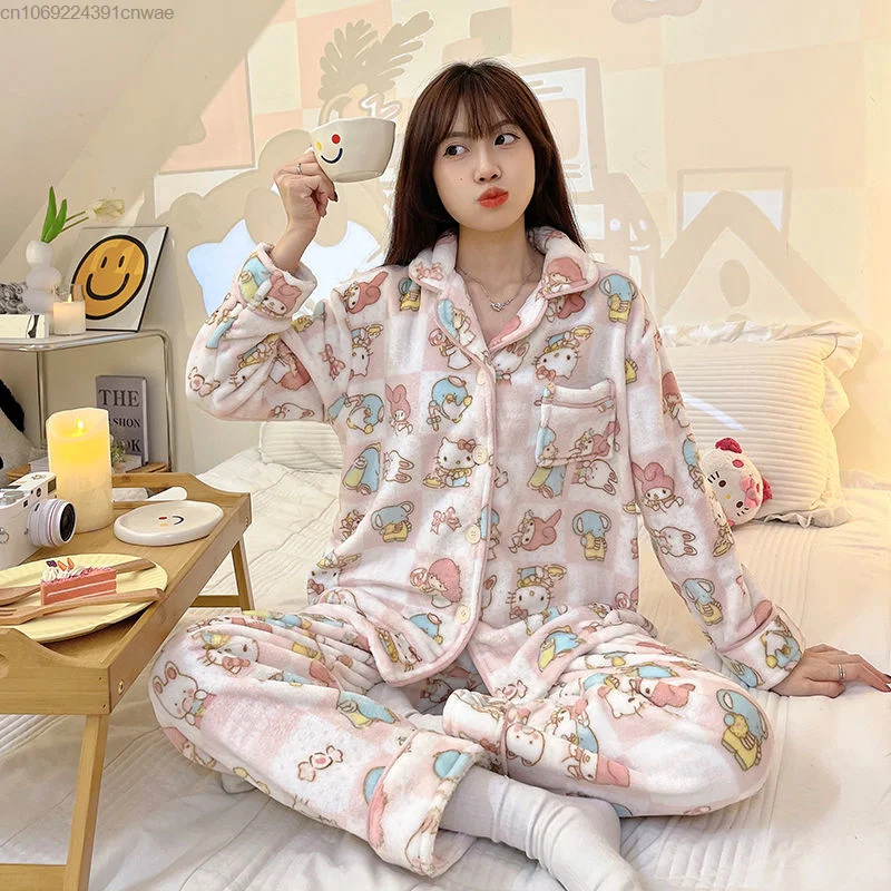 Женский зимний комплект из двух предметов кораллового цвета