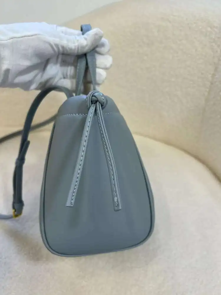 точная копия 1:1 22*15*17 См.В Стиле Женская Рюкзак Модная Кожаная Сумка Прочный И