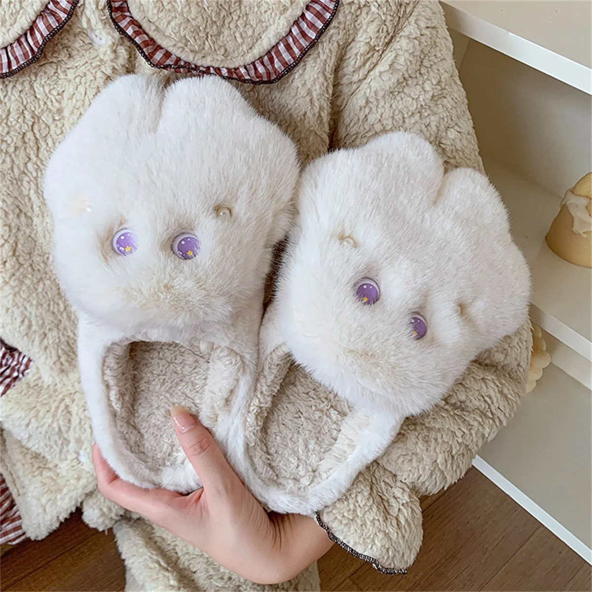 

Новые модные зимние хлопковые тапочки, женская теплая домашняя плюшевая мягкая обувь на подошве