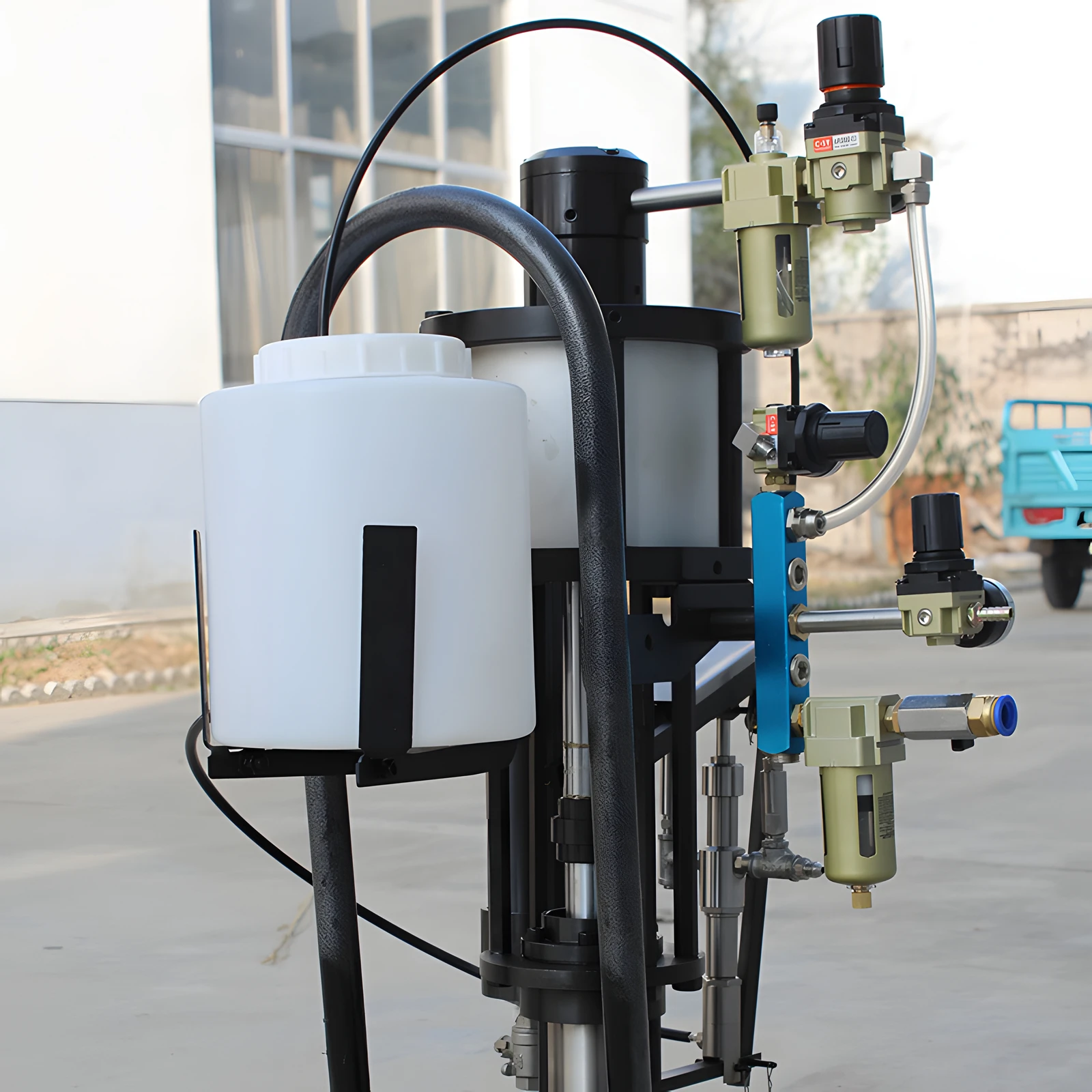 Измельчитель волокнистой смолы