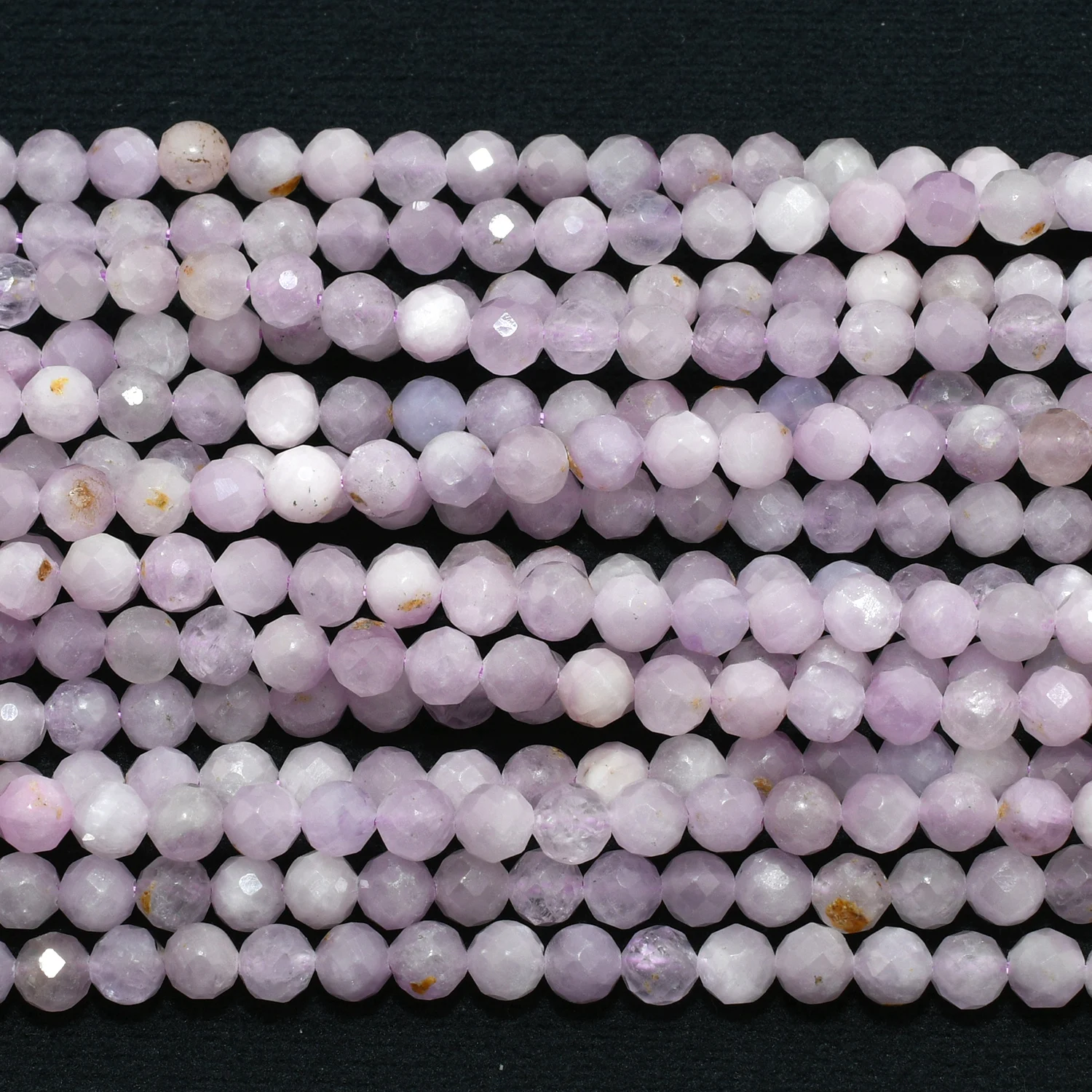 Натуральный кунцит с небольшим дефектом граненые круглые бусины 4 6 мм