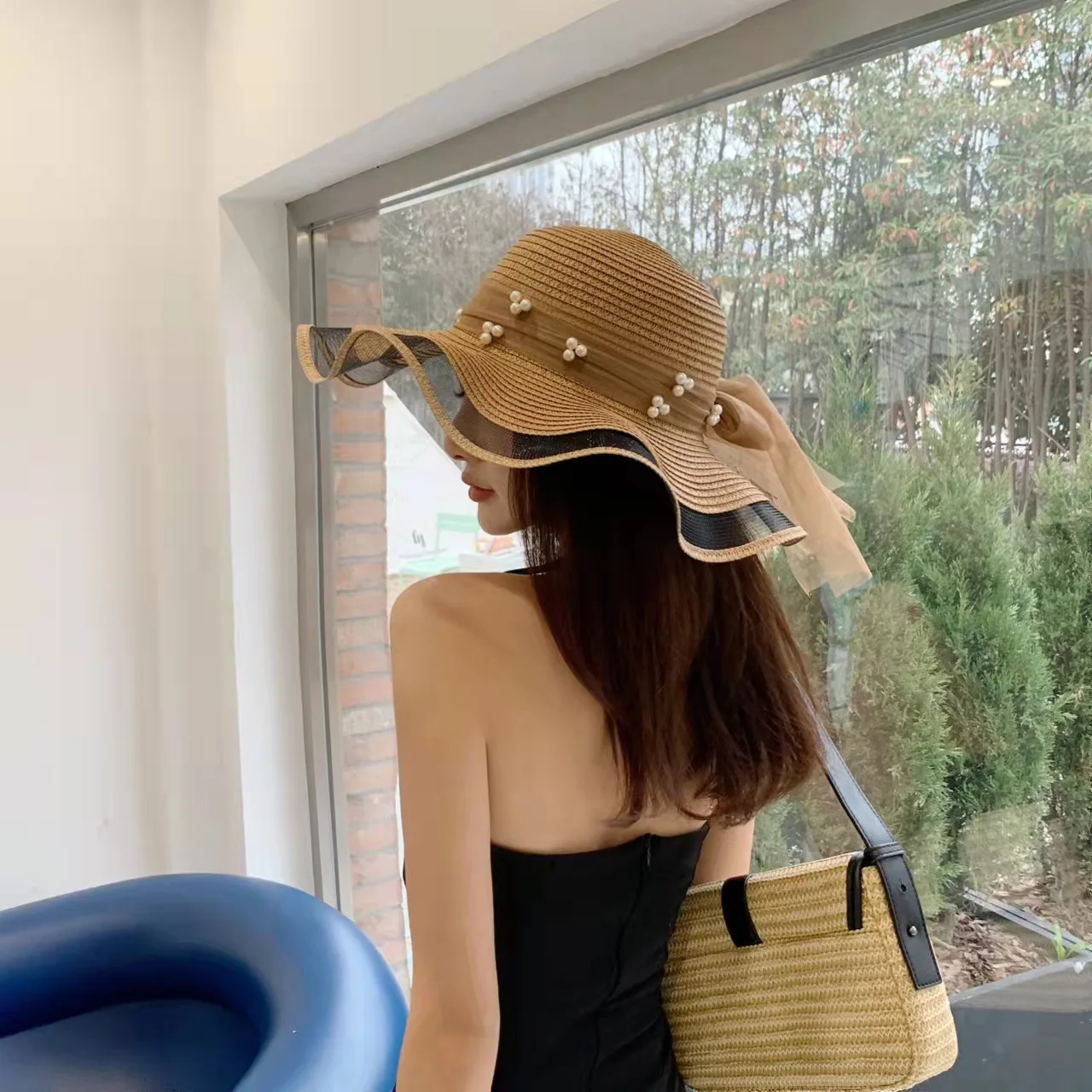 

New Women's Summer Hat Fashion Wave Mesh Pearl Design Straw Sun Hat Female Travel Beach Bucket Hat Outing Holiday Glacier Hat