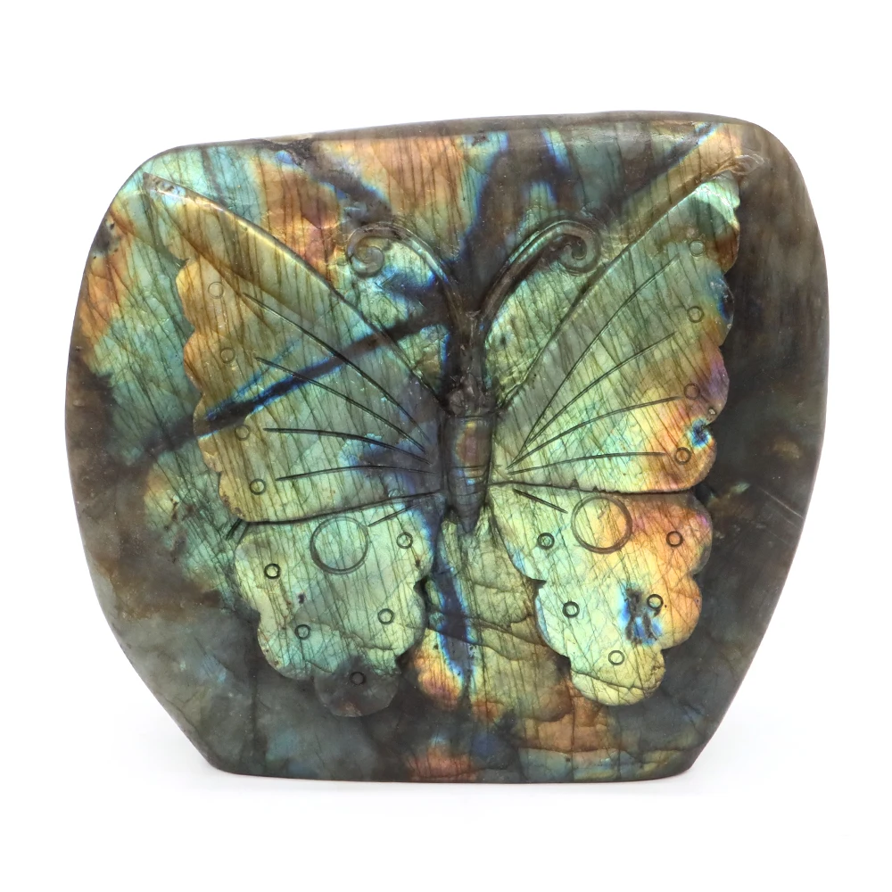 

Статуя бабочки из лабрадорита