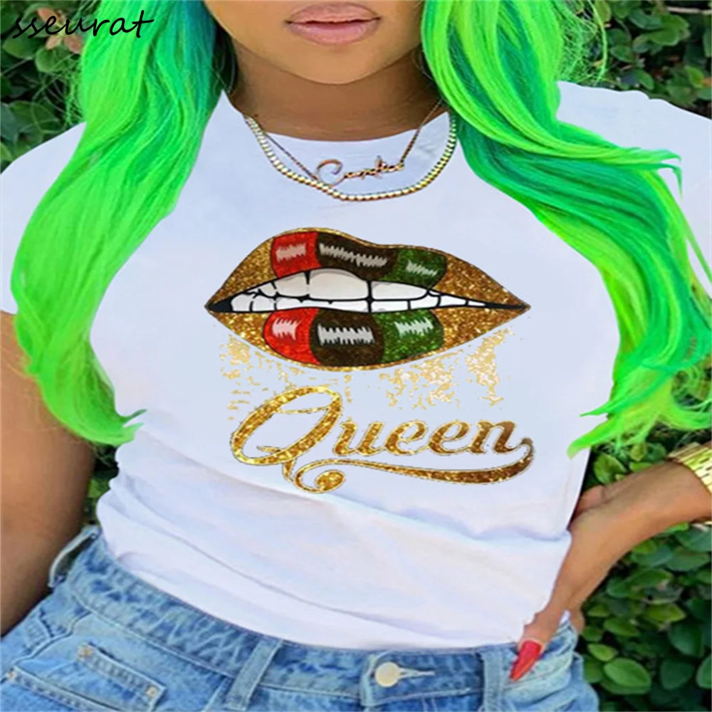 

Женская футболка с коротким рукавом, круглым вырезом и принтом