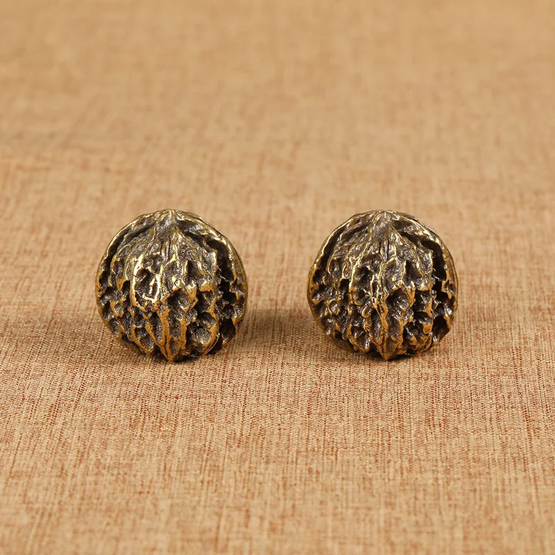 

Vintage Handmade Brass Walnut Ornaments Home Desktop Decoration Copper Handheld Artsy Object Collection Craft Gift Pair