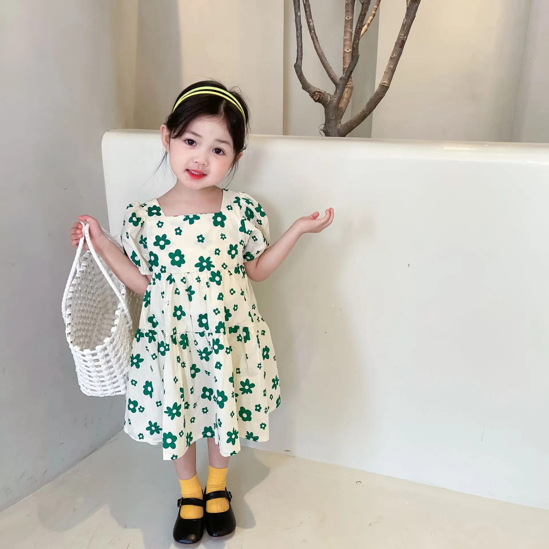 

New Girl's summer square collar short-sleeved dress INS Korean version of the air in little girl's baby flower skirt