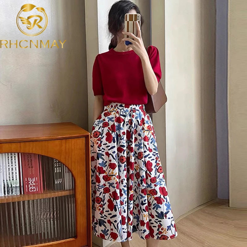 

2022 Summer Women's Two Piece Set High Waist Flowers Printed Beach Skirt and Short Sleeve Round Neck Red T-Shirt Female Suits