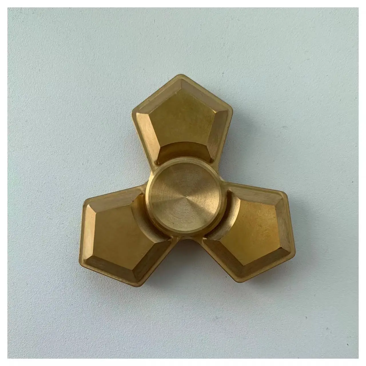 

Латунные треугольные Спиннеры, гладкая и долговечная игрушка для снятия стресса