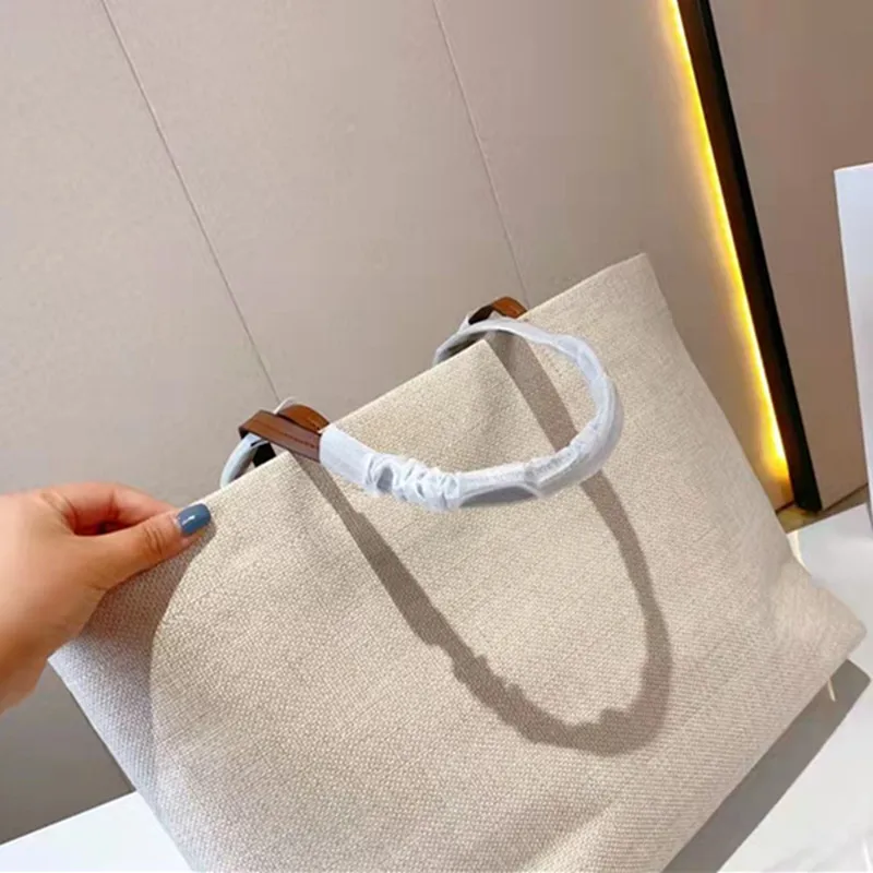 

Moment 2022 Fashion Canvas Handbag and Purse Female Large Capacity Shoulder Bag Letter Design Crossbody Bag Casual Totes Bag