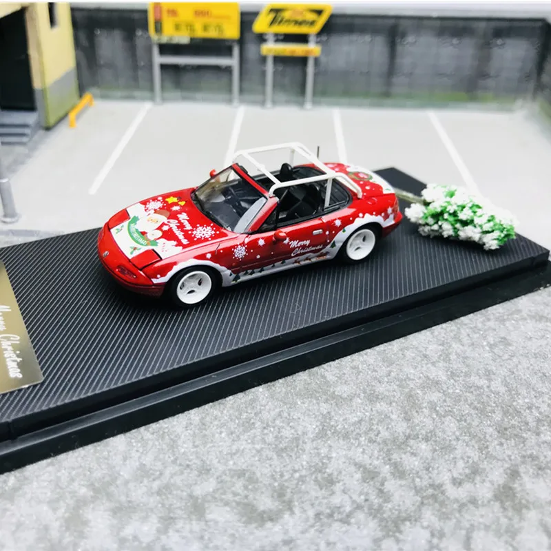 

Diecast 1/64 Scale Mazda's Christmas MX5 Alloy Simulation Car Model Adult Collection Display Static Pendulum Toy Gift Souvenir