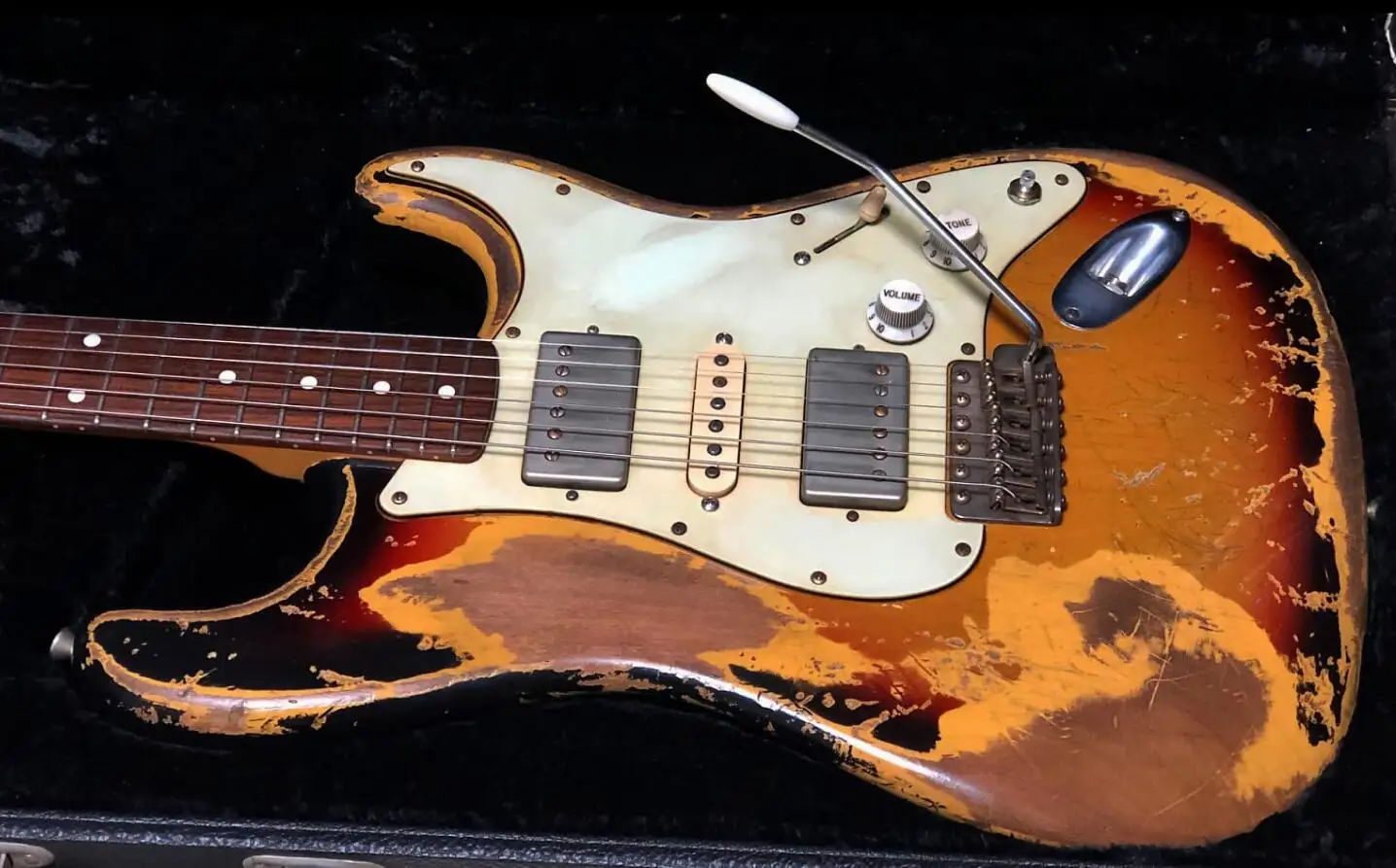

Rhxflame 60s Hiram Bullock Relic 3 Tone Sunburst Electric Guitar HSH Pickups Tremolo Bridge Whammy Bar Vintage Tuners