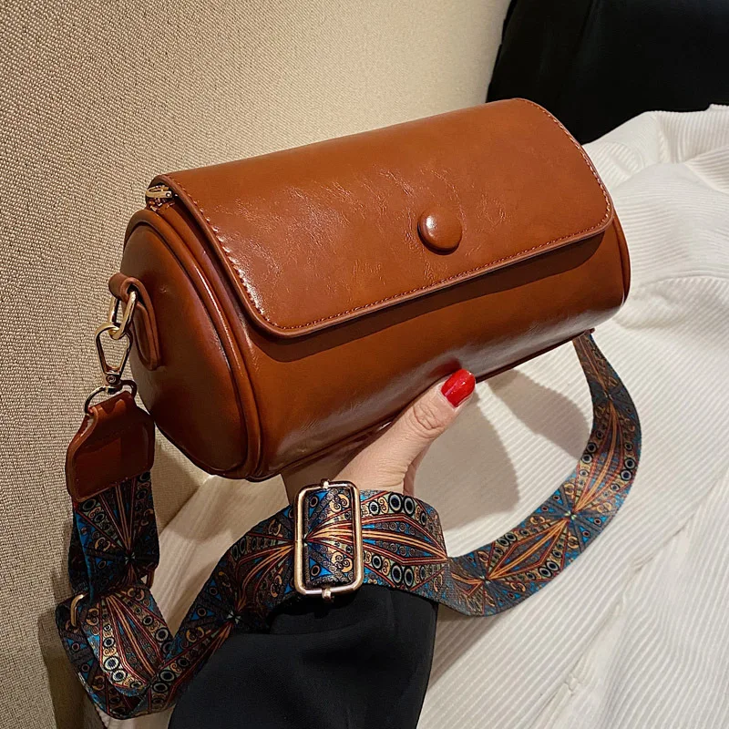

Women's Messenger Bags Vintage Shoulder Bag with Geometric Strap