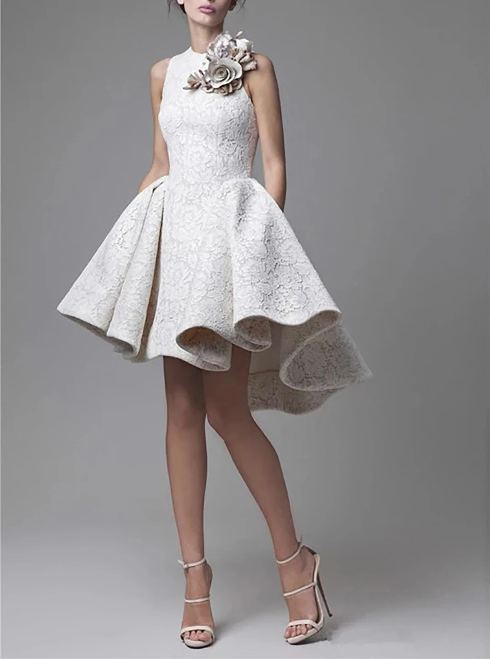 

White Sleevesless Homecoming Dresses for Teens Semi-Formal Evening Party Gown with Flowers O-Neck Cocktail Dress