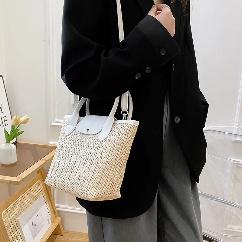 New high-capacity straw woven bag 2022 spring and summer new woven bag foreign style portable beach bag fashion messenger bag