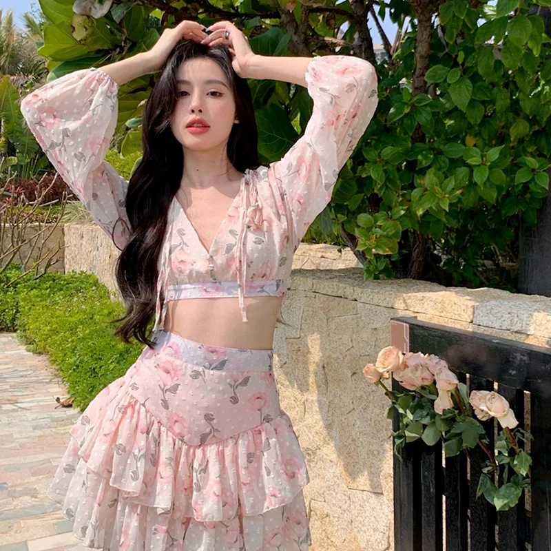 

Sexy Floral Chiffon 2 Piece Sets Women V-neck Crop Top and Pleated Skirt Sets Summer Spicy Girls Backless Top Sweet Two Pcs Set