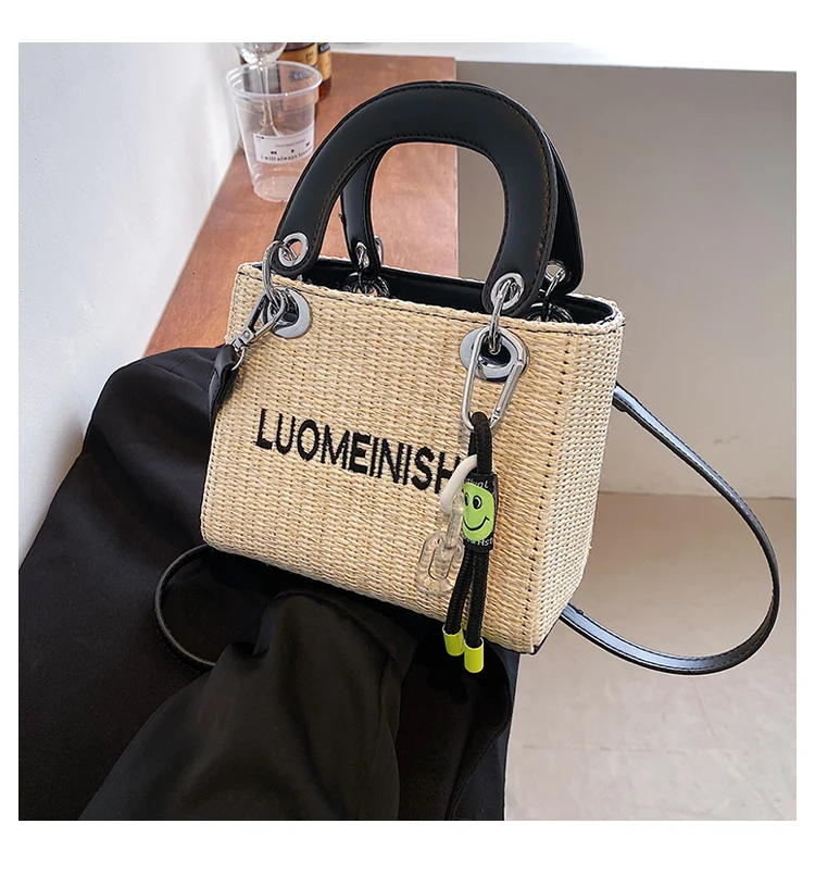 

Niche Design Small Bag Women's Summer 2023 New Fashion Straw Bag Portable Diana Bag Ins Texture Messenger Bag