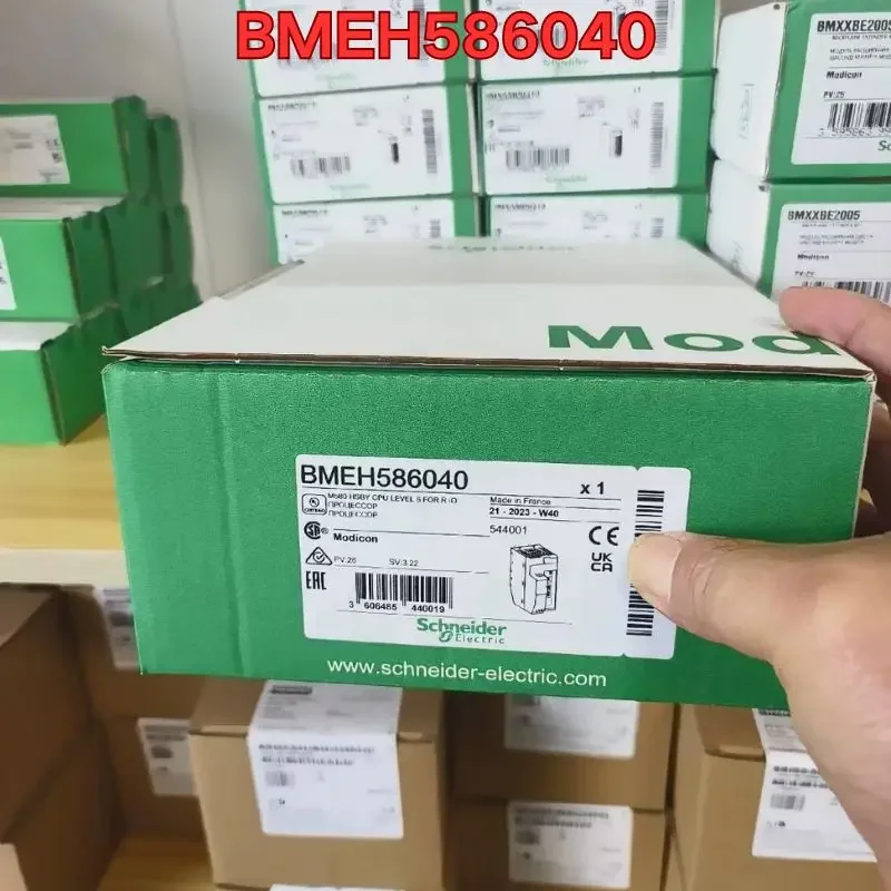 Новый неиспользованный модуль ПЛК BMEH 586040