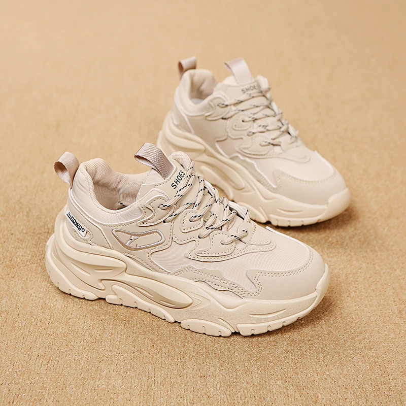 

2022 Autumn Popular Thick Bottom Ins Super Hot Black Feet Little Daddy Shoes Women's All-match Leather Casual Running Shoes