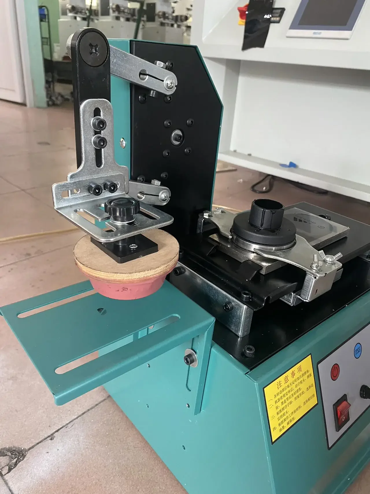 Оптовая торговля фабрикой тампография ручной небольшой настольный принтер