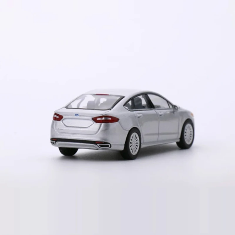 Модель Ford Mondeo/Fusion Taxi 1/64 MASSDI
