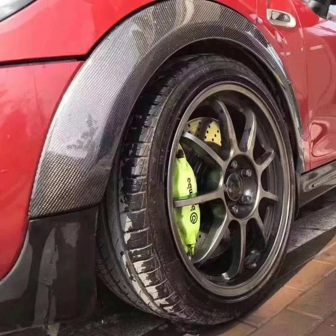 Фото Накладки на колесные арки (расширители арок) из карбона для Mini Cooper F54 F55 F56 F57 2022 года №3
