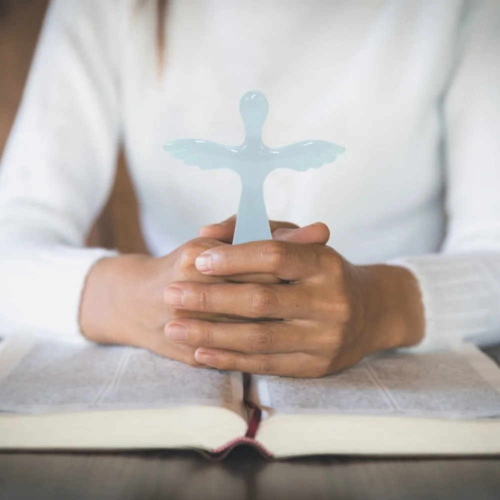 Статуэтка ангела из смолы