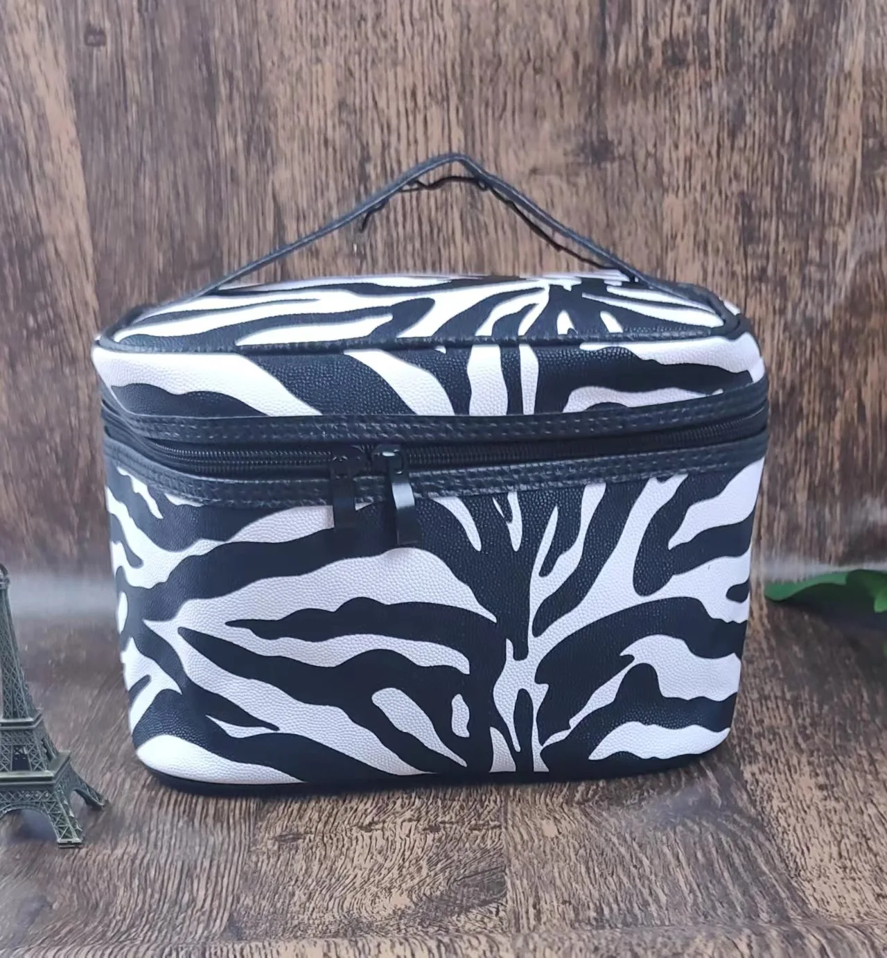 Косметичка большой емкости с леопардовым принтом косметика коровьим сумочка