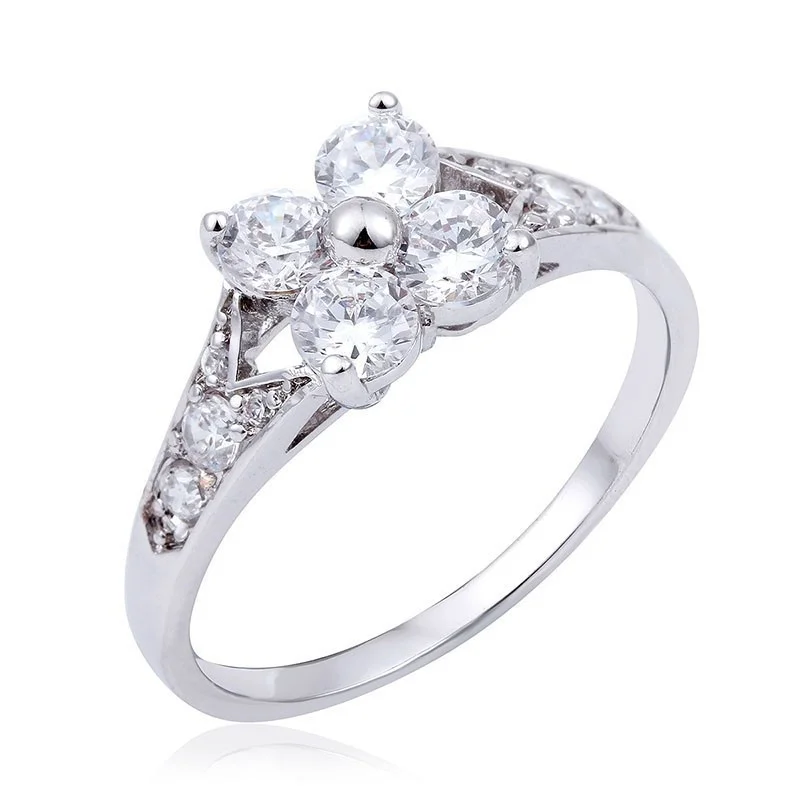 Кольцо обручальное женское с четырьмя лепестками белого золота фианитами клевер