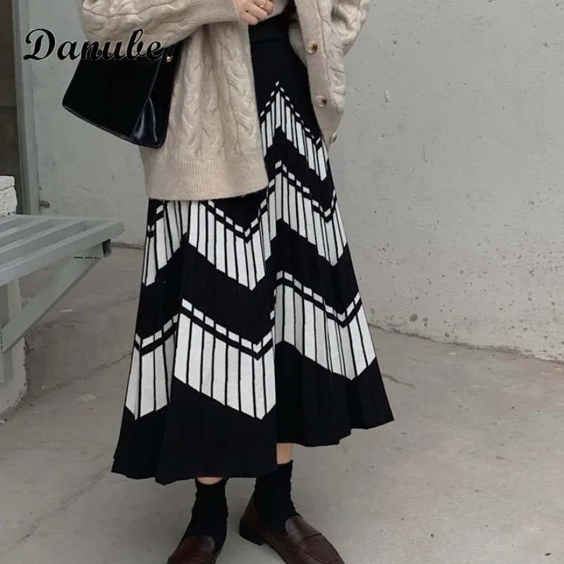 

Винтажная вязаная длинная юбка в полоску с волнистыми полосками, Женская Осенняя теплая плиссированная трапециевидная юбка с высокой талией, женская повседневная юбка в Корейском стиле с пэчворком