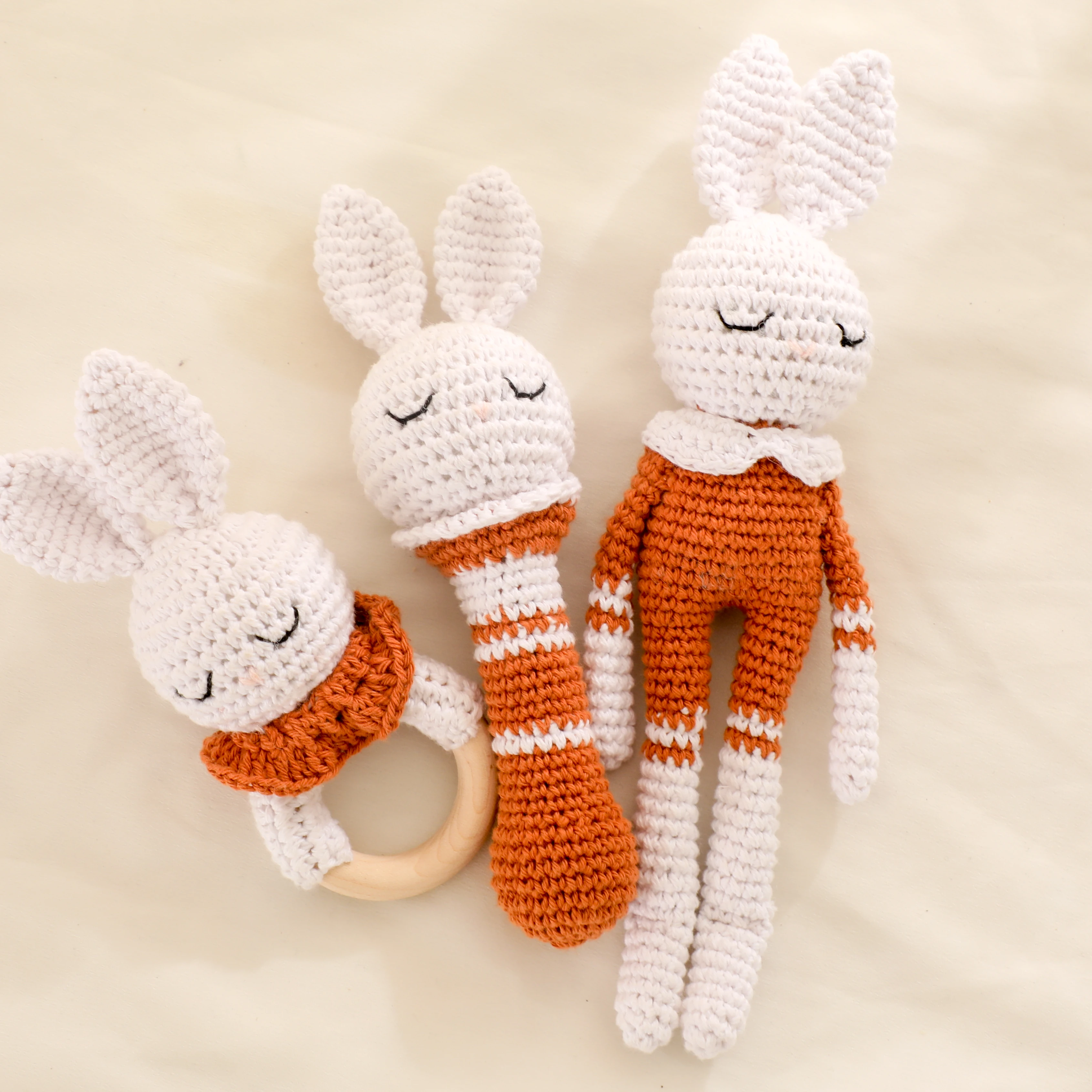 1pc Newborn Baby Rattles Cute Cartoon Animal Rabbit Grab Ability Training Toys Infant Bell Toy Original Wood Crochet Hook Knitt