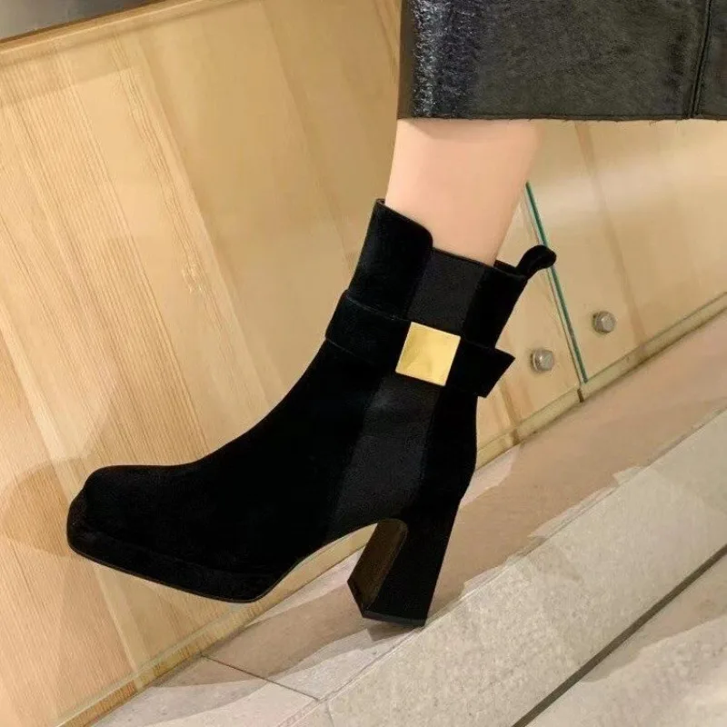 Элегантные женские замшевые ботильоны на высоком каблуке с квадратным носком