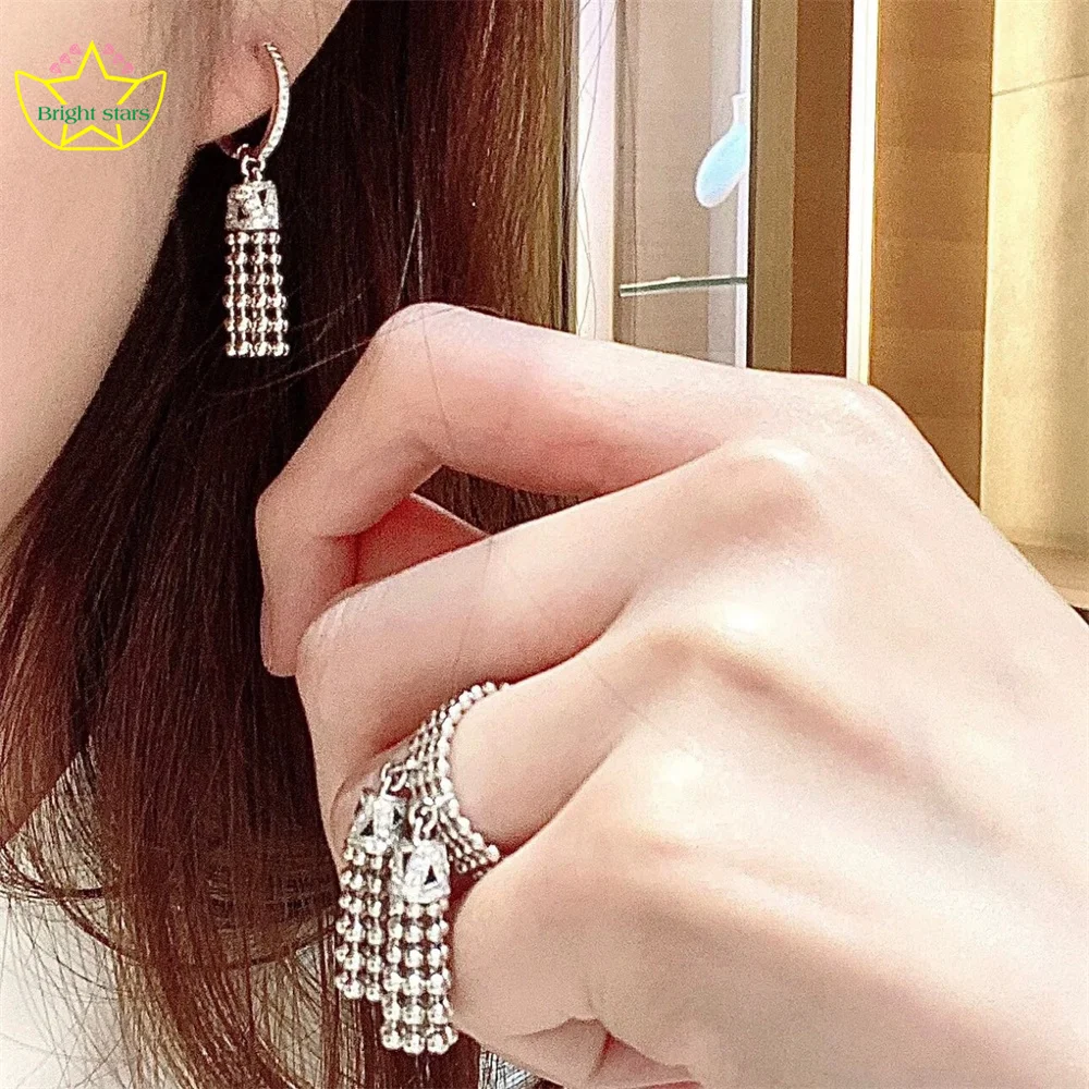 Серьги с кисточками из бисера Bright Stars S925 черные пятнистые серьги-гвоздики