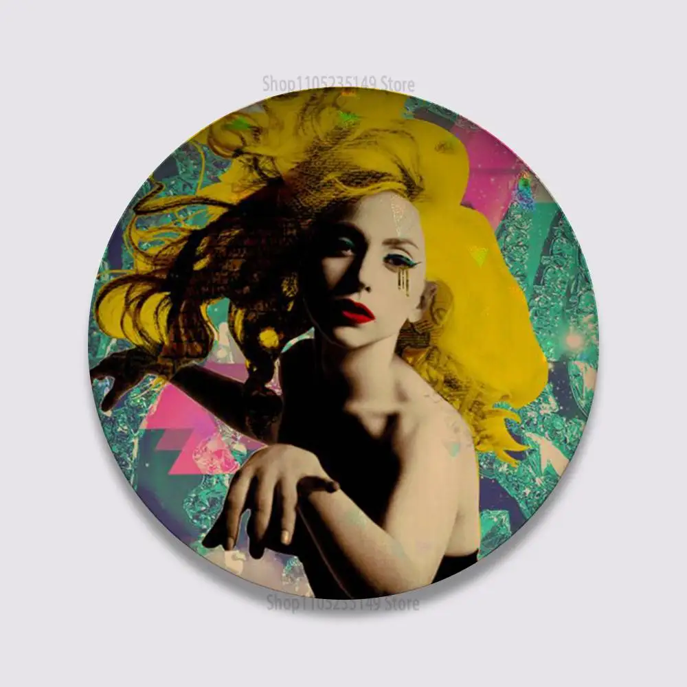 Фото Певица L-Lady Gaga 58, значок с героями мультфильмов, сценические броши на рюкзак, одежда, круглые эмалированные булавки ручной работы для ювелирных изделий, подарочная сумка, аксессуар №5