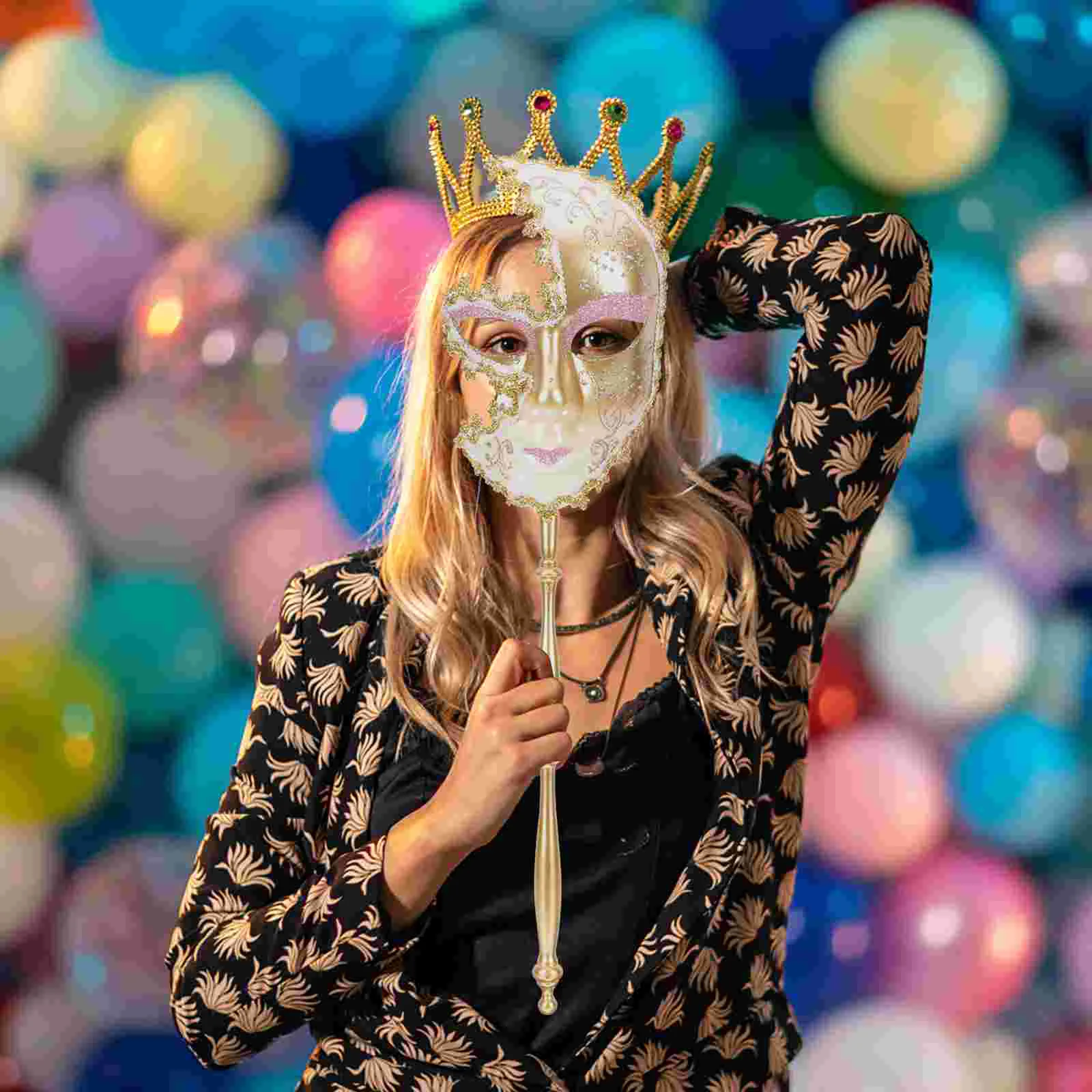 Венецианская маска для бала-маскарада орнамент декор кружевные аксессуары