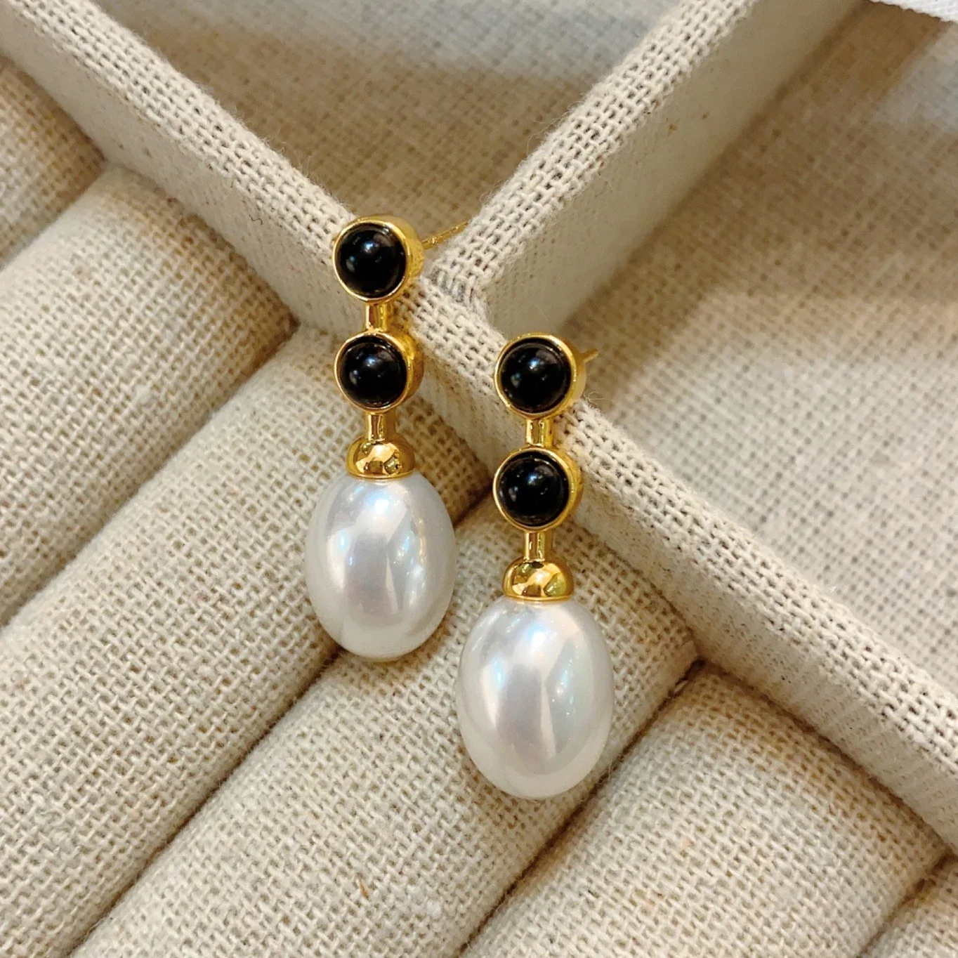 Элегантные и благородные серьги-подвески с жемчугом кисточками геометрические