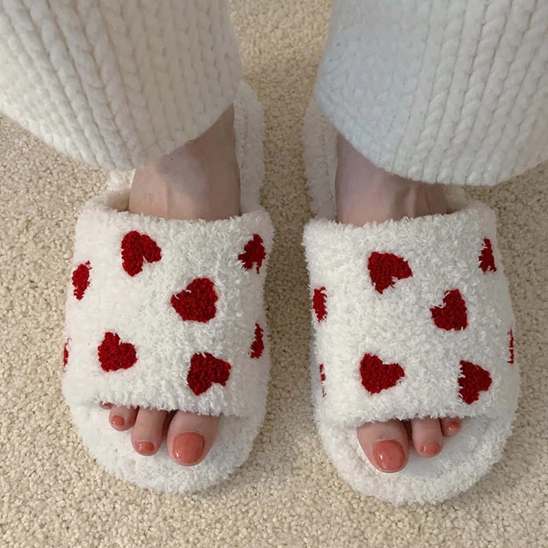 Winter New Fuzzy House Slippers for Women Girls Fur Slides Warm Women's Indoor Slippers Cute Heart Print Soft Bedroom Home Shoes