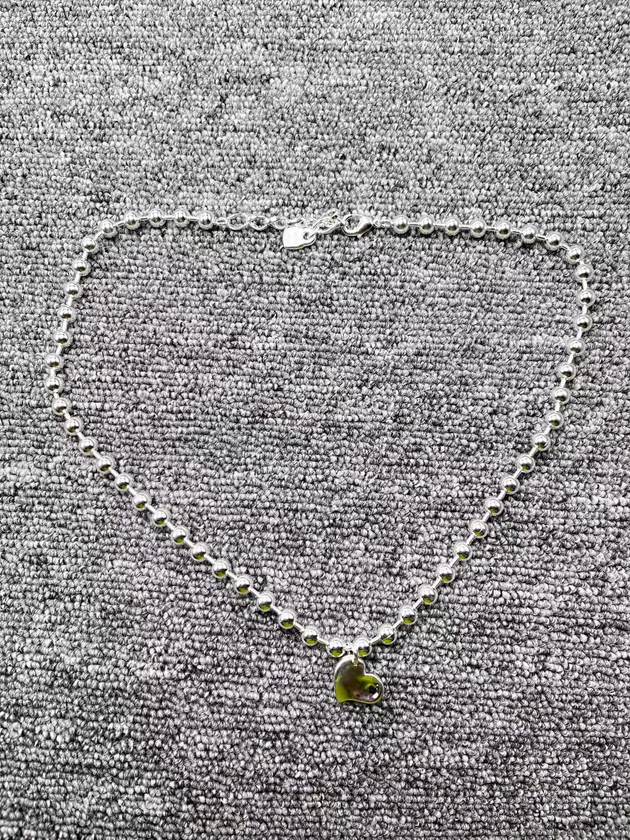 

Europe and America Hot Sale High Quality Fashion Electroplated 925 Silver Color Irregular Heart Necklace Jewelry Gifts