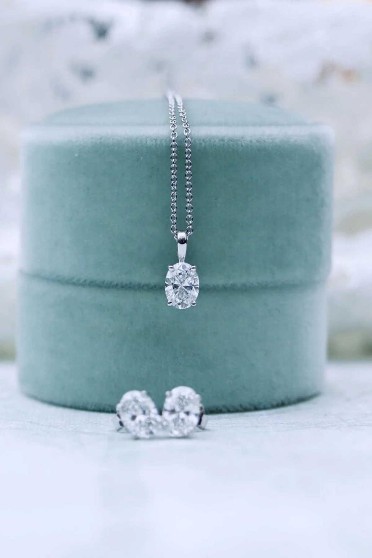 

Crystal Diamond Zirconia lab Diamond 1 carat oval engagement necklace