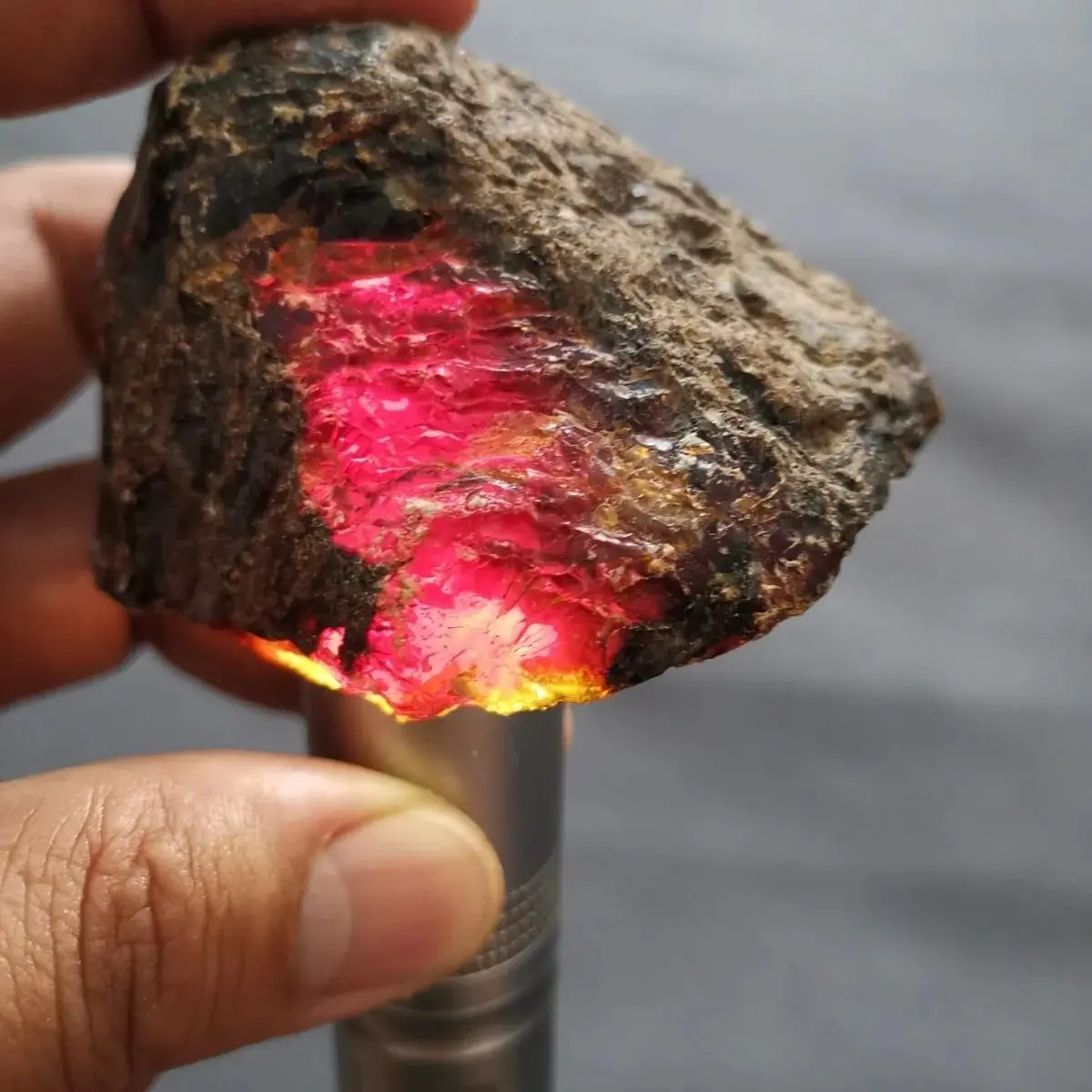 Beautiful Stone Natural Amber Raw Stone Burma Blood Nature Stone Raw Mineral Specimen Stone Ornaments