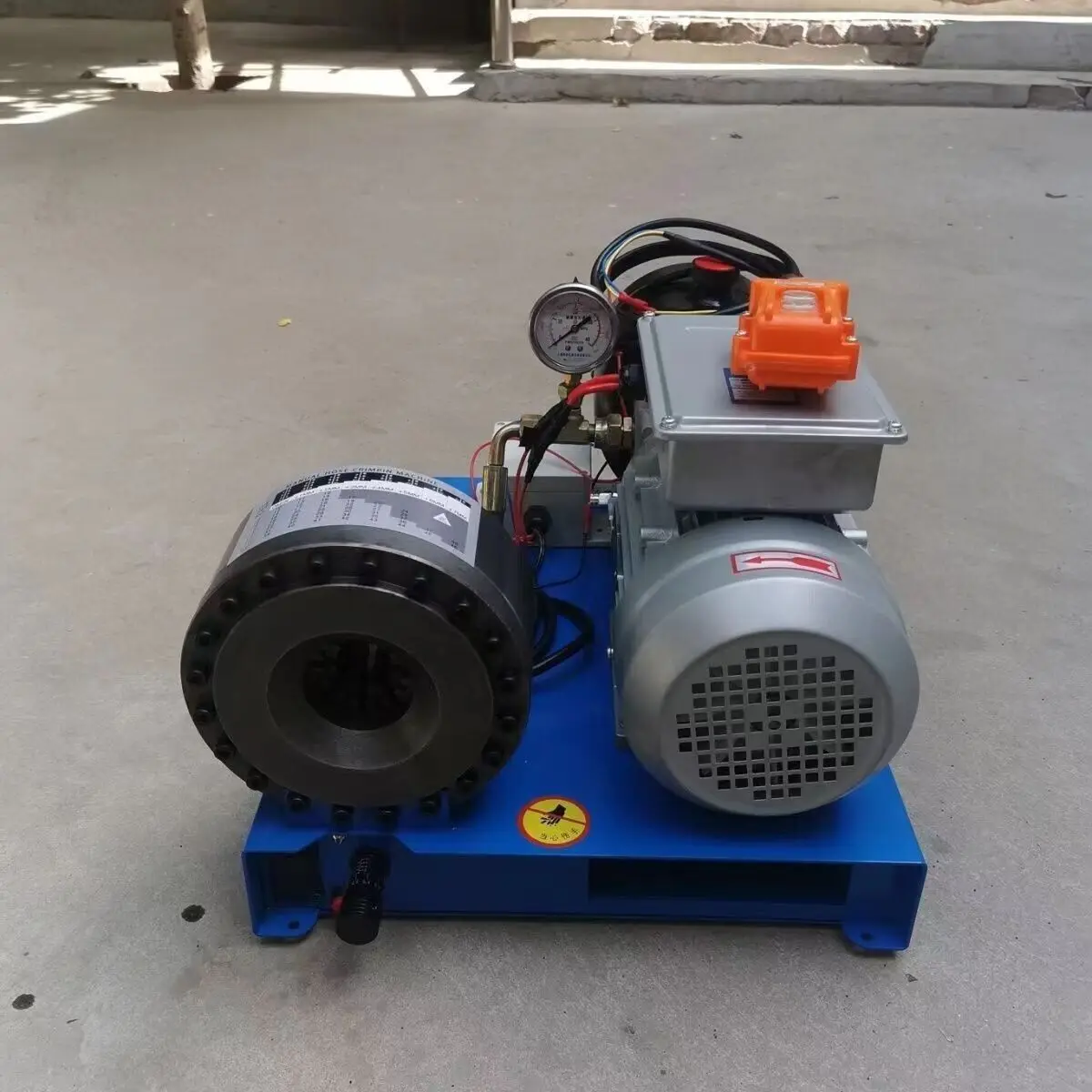 BNT25E 1-дюймовая электрическая гидравлическая машина для обжима шлангов с 8