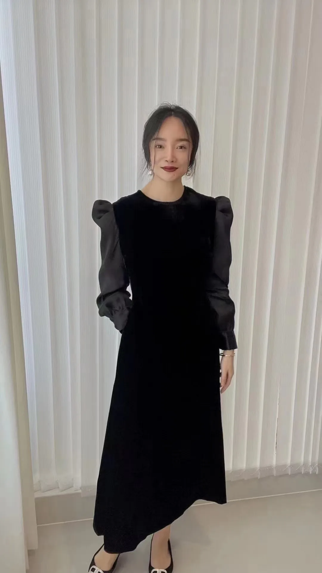 

2023 осень/зима модная новинка Женская одежда шелковое бархатное платье 0912