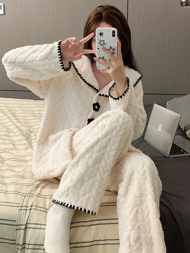 Новинка 2024 женские пижамы на осень и зиму утепленный коралловый флис простой