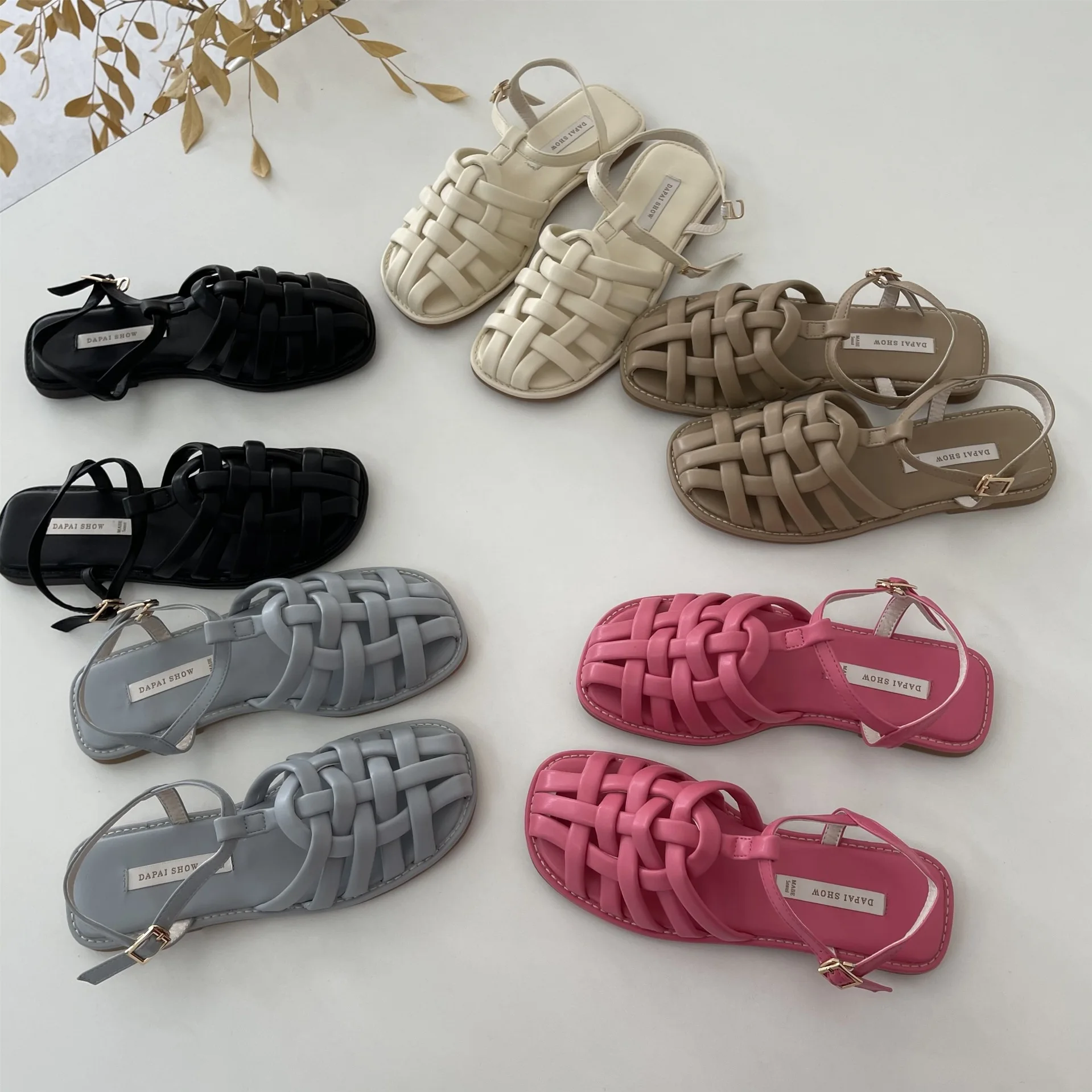 

Korean Fashion Sandals for Women Flat Heels Closed Toe Hollow Sandals Retro Roman Designer Ladies Gladiator Sandals Zandalias