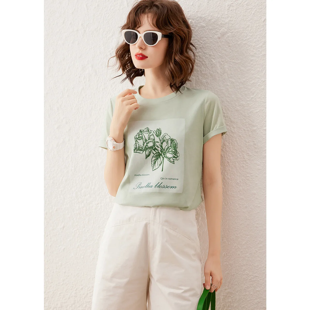 Женская футболка с круглым вырезом и коротким рукавом свободного покроя