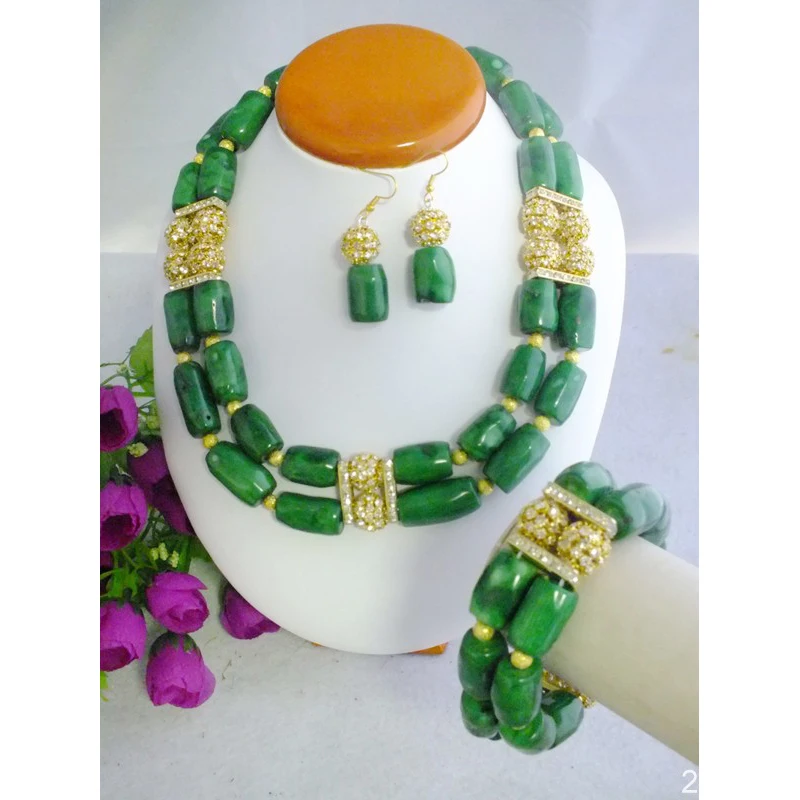 

Женский комплект из колье и серёг